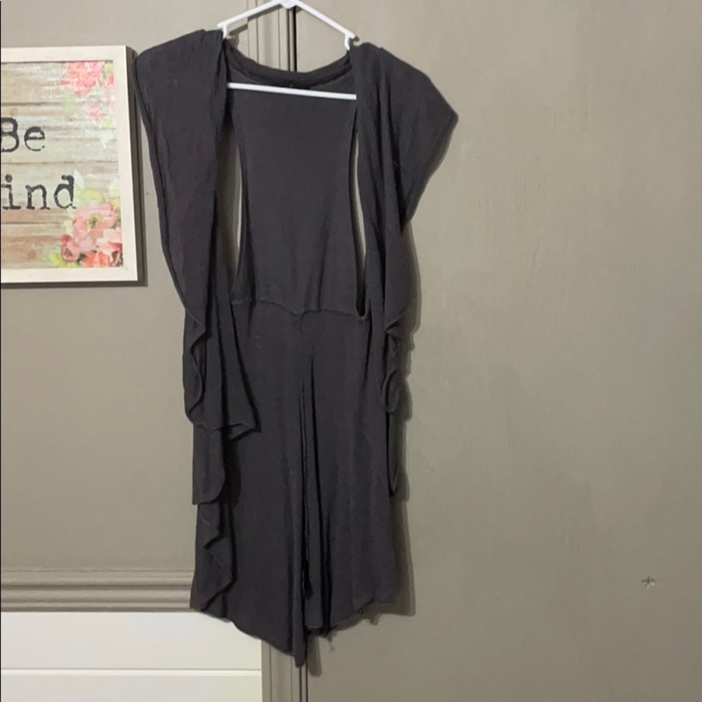 Sleeveless cardigan sweater